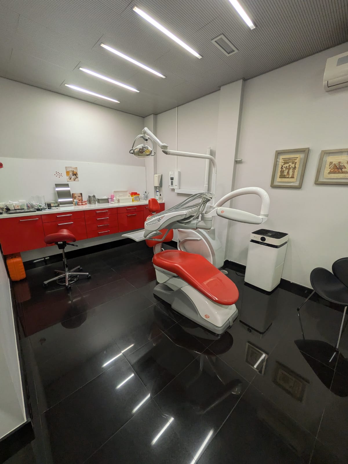Segundo gabinete dental de la clínica